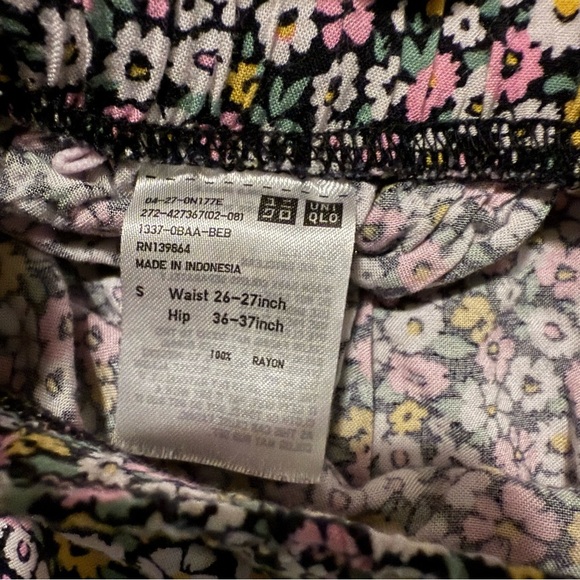 UNIQLO x Liberty London Floral Printed Drawstring Relaco Shorts Size Small [S] - Picture 4 of 6
